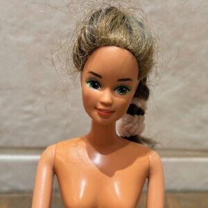Mattel Barbie Doll Twist N Turn, Brunette Hair Green Eyes, 1990 Head 1966 Body 7